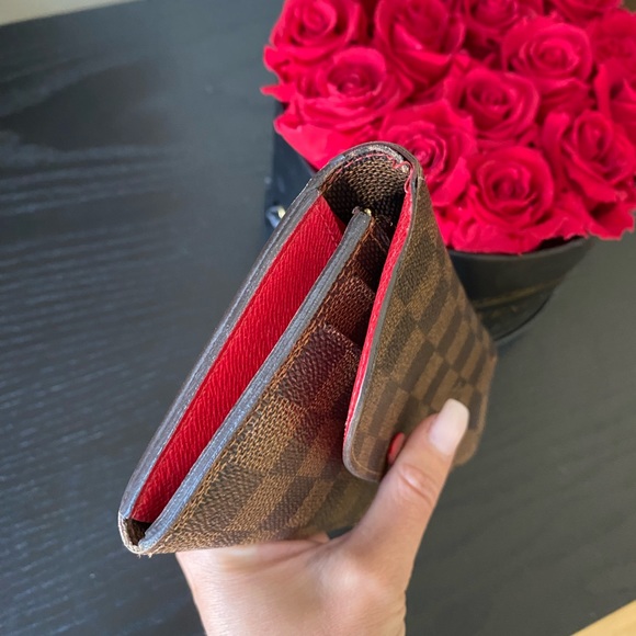 LOUIS VUITTON WALLET - Picture 8 of 10